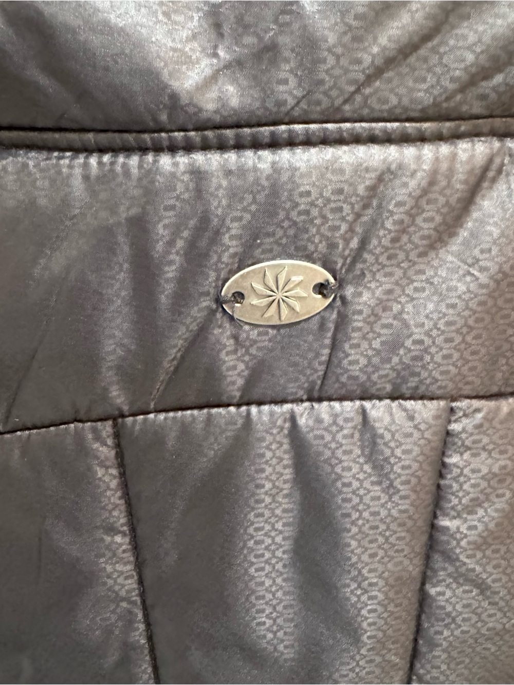 Athleta Vail Vest Size S Black Lightweight Insulated Primaloft Full Zip Sporty - Picture 7 of 10